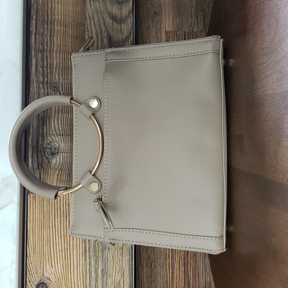 NWOT Crossbody purse with attachable strap